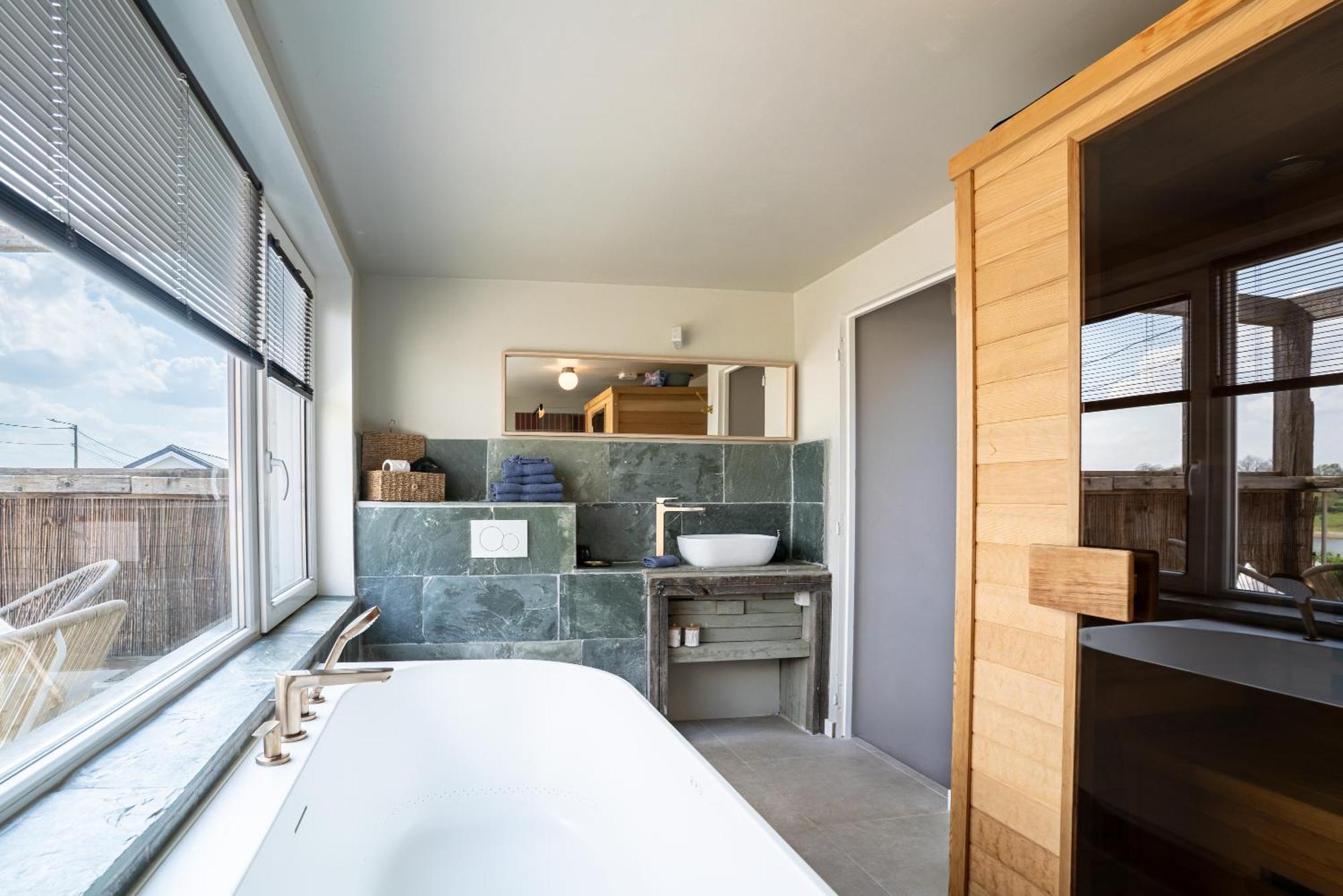 לאנקן Maas Suites מראה חיצוני תמונה